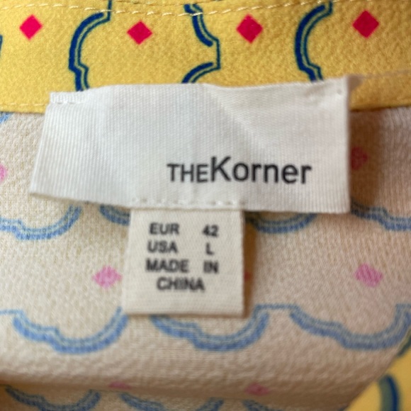 Women’s The Korner Long Sleeve Button Down with Collar Blouse. - Picture 2 of 3